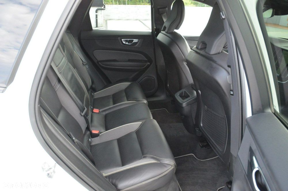 Volvo XC 60 B4 D AWD Geartronic RDesign - 30