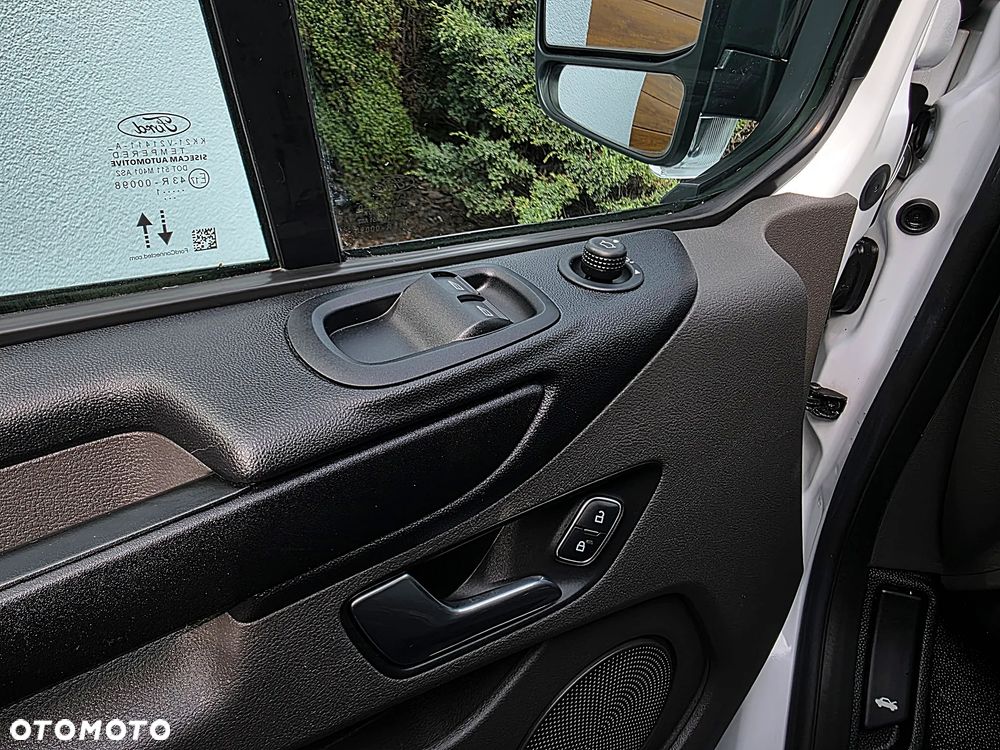 Ford TRANSIT CUSTOM - 18