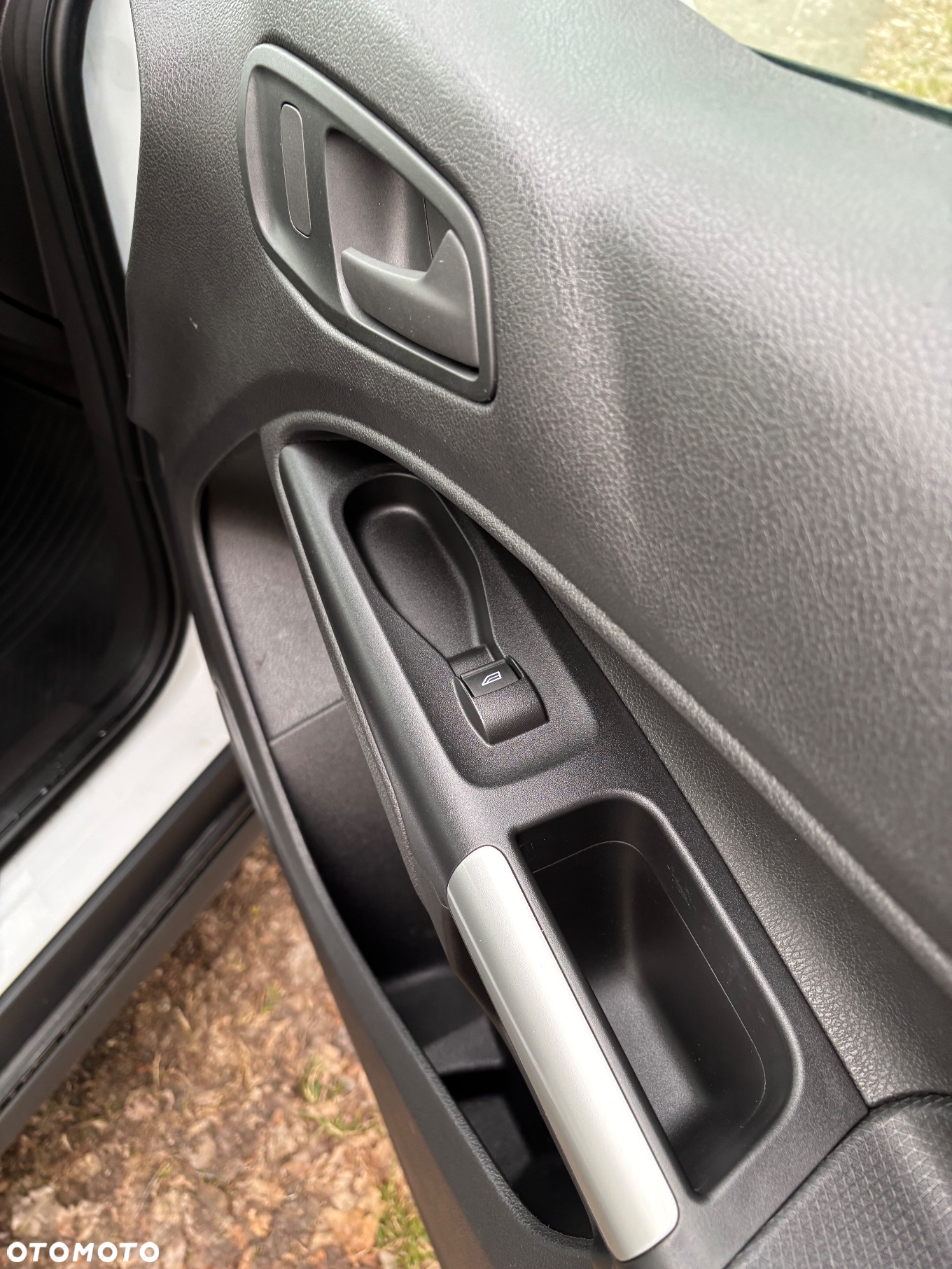 Ford Tourneo Connect 1.0 EcoBoost Start-Stop Ambiente - 12