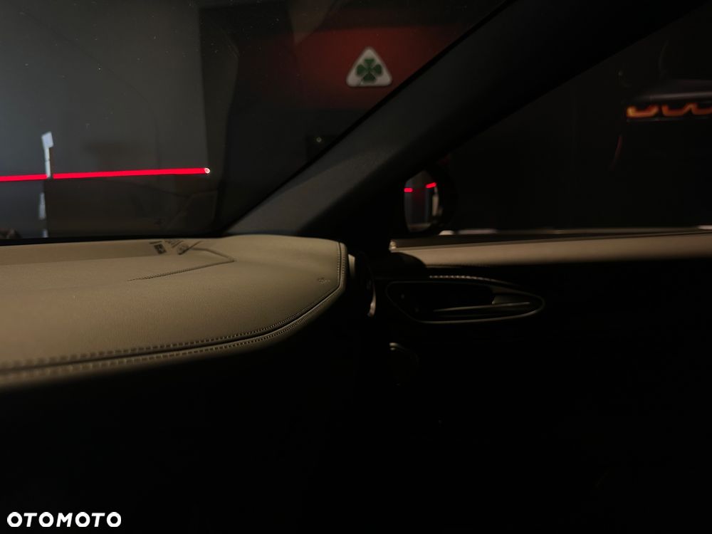 Alfa Romeo Giulia - 25