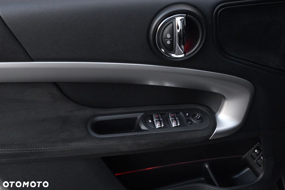 MINI Countryman Cooper SE ALL4 John Cooper Works Trim - 33