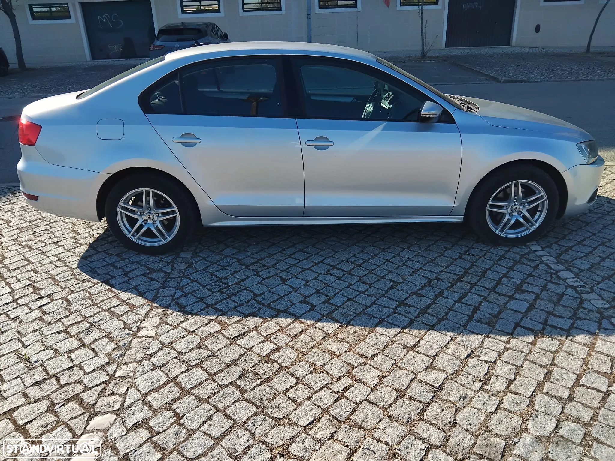 VW Jetta 1.6 TDi Confortline BM - 5