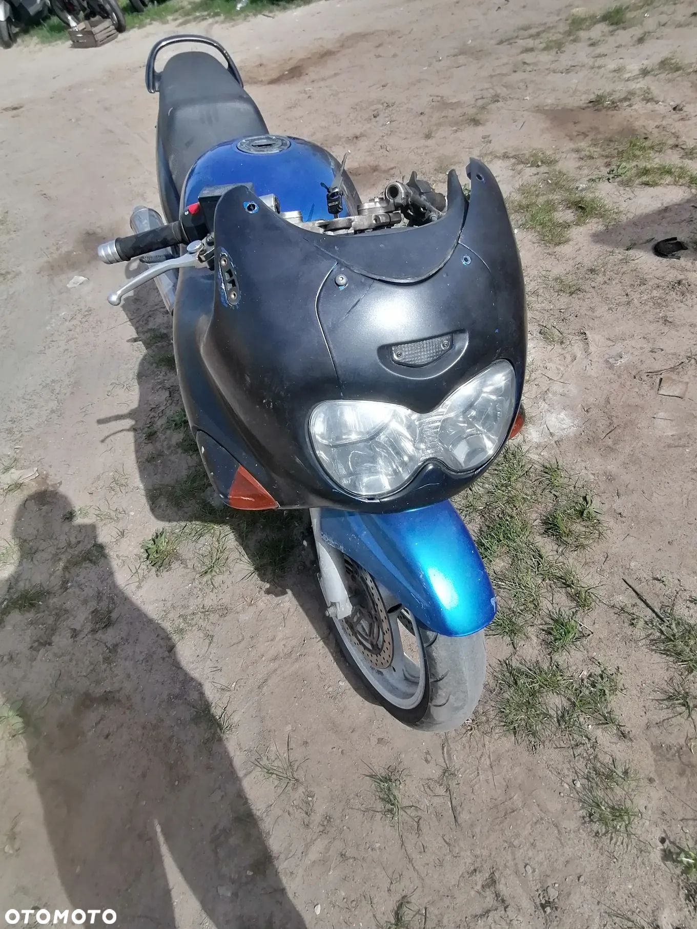 Suzuki GSXF 600 GSX 600 F jajko cała na części lampa czasza bok boczek kolektor wydech silnik - 1