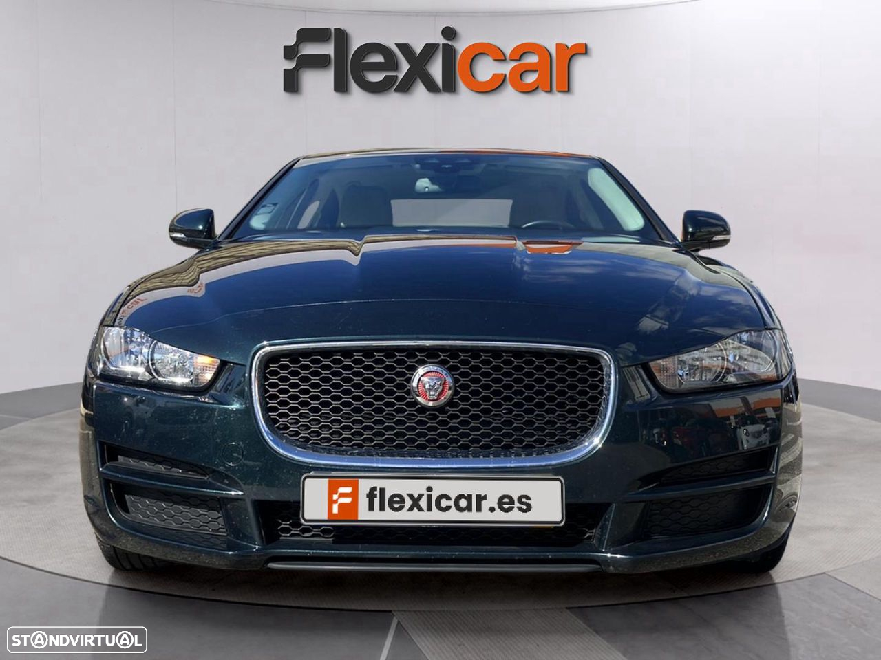 Jaguar XE - 4