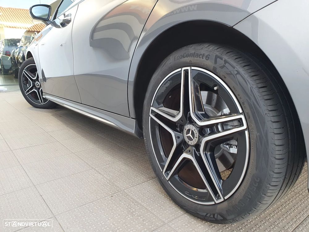 Mercedes-Benz A 250 e AMG Line - 14