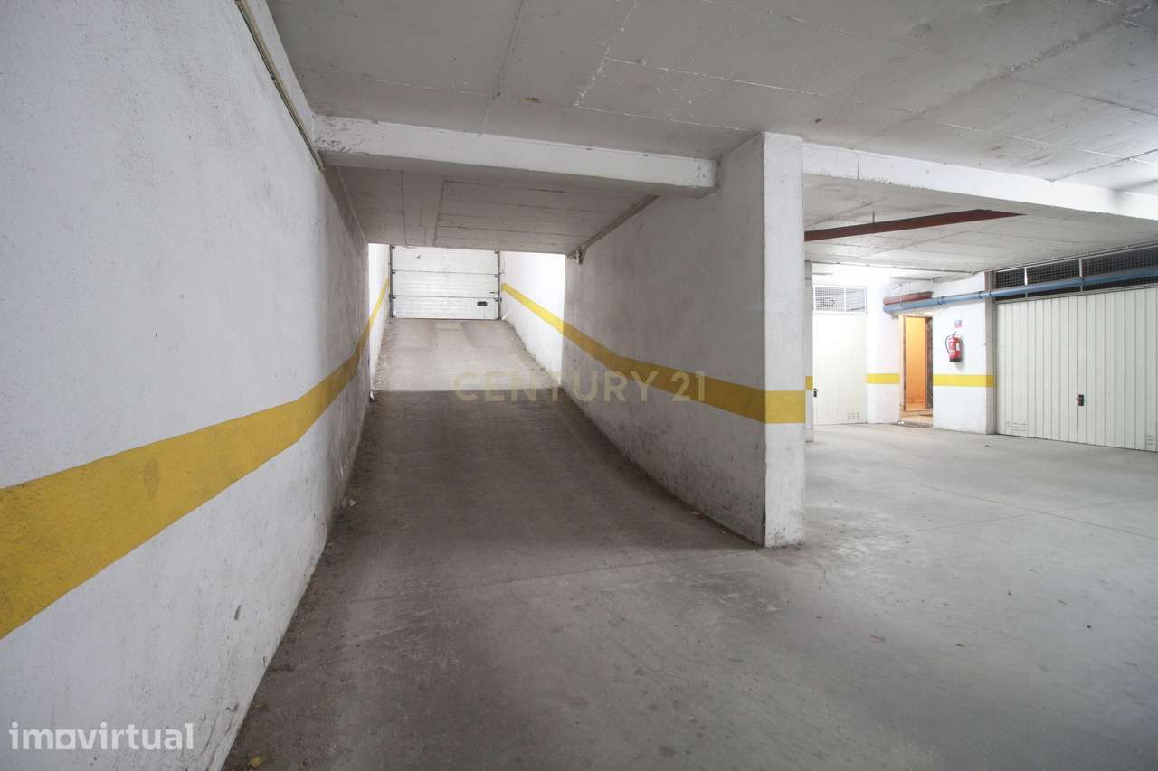 Apresento-lhe um acolhedor apartamento para arrendar em Rio de Mouro, - Grande imagem: 5/23