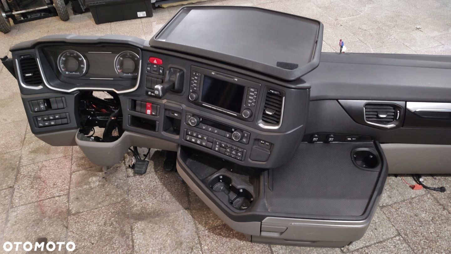 KONSOLA DESKA ROZDZIELCZA SCANIA R S NOWY MODEL - 1