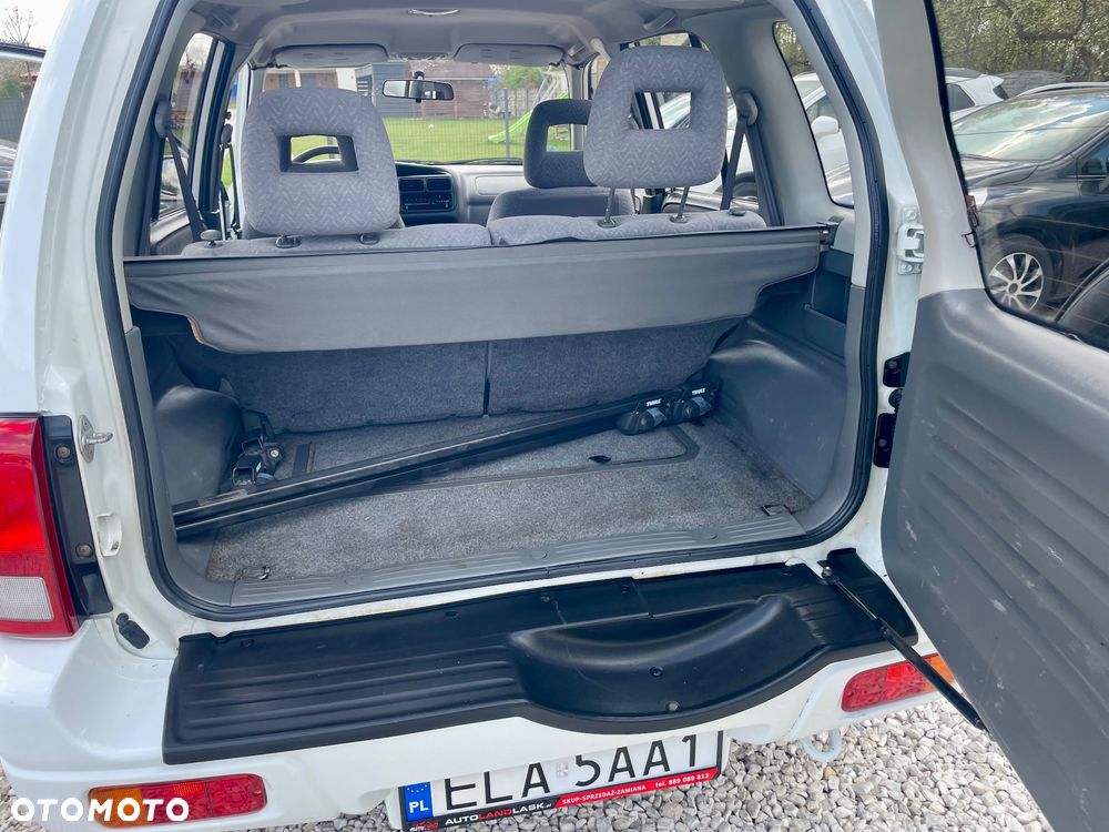 Suzuki Grand Vitara 2.0 Club - 37