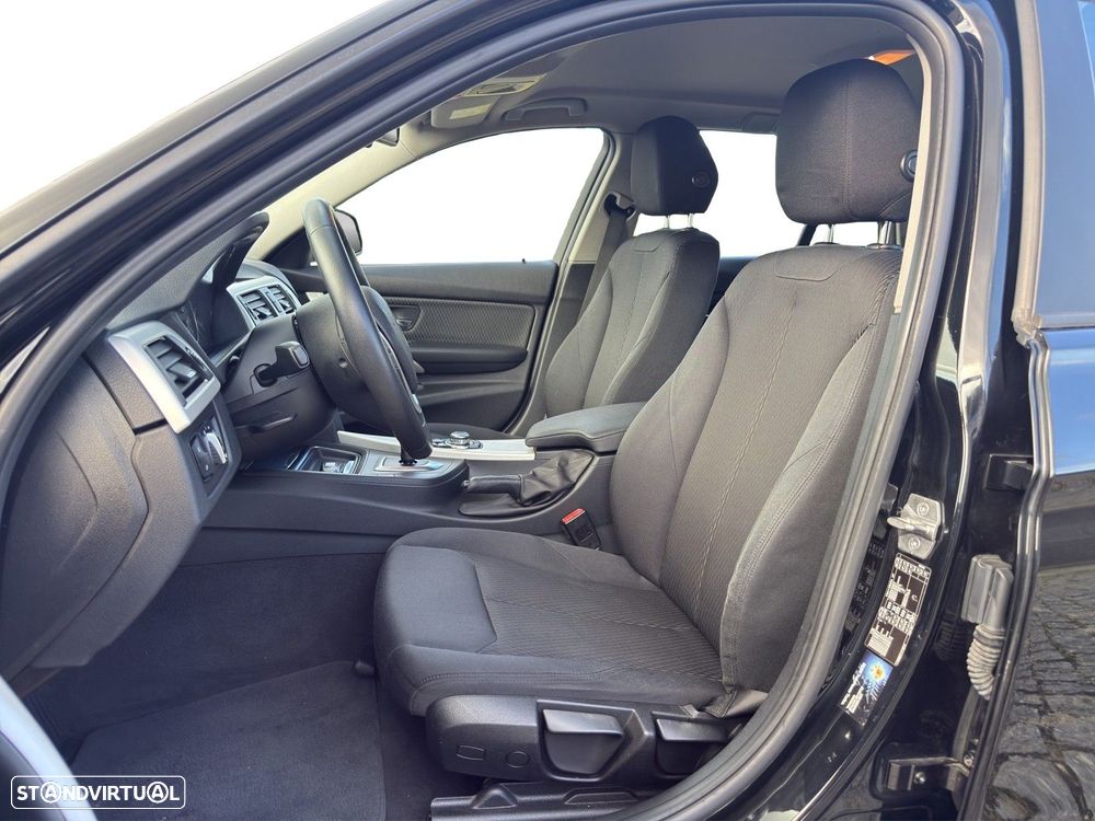 BMW 318 d Touring Auto - 11