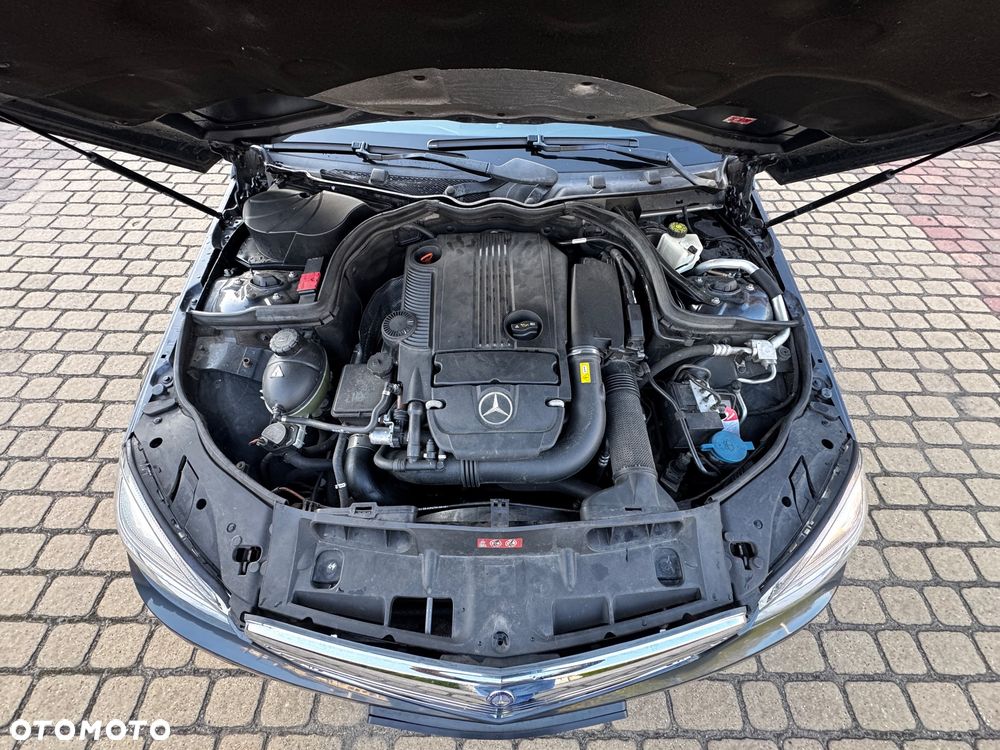 Mercedes-Benz Klasa C 180 CGI Automatik BlueEFFICIENCY Avantgarde - 34