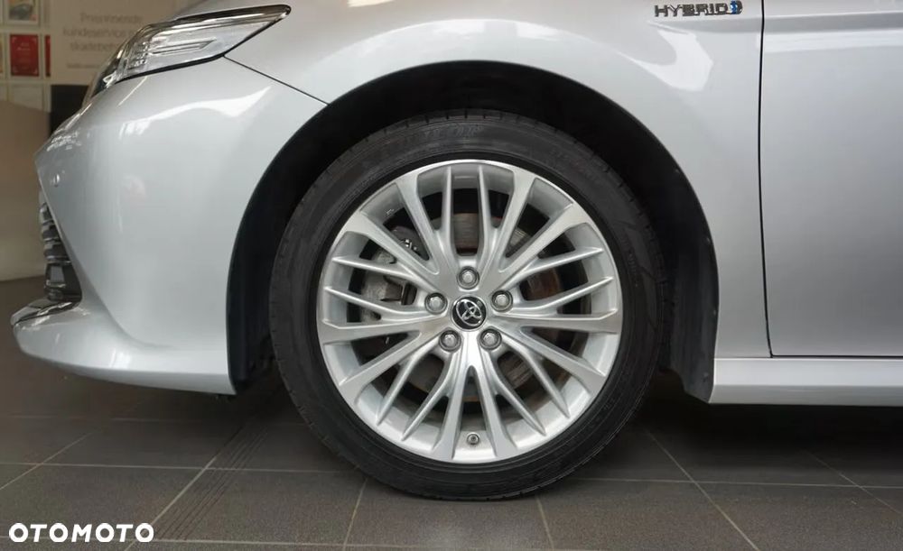 Toyota Camry Executive - 8
