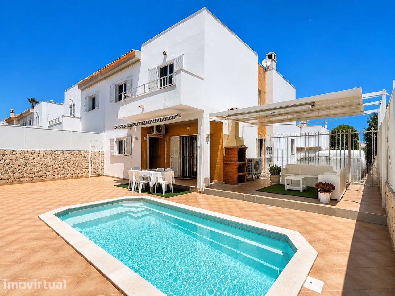 Moradia T3 com piscina privada e garagem dupla em Albufeira - Grande imagem: 3/26
