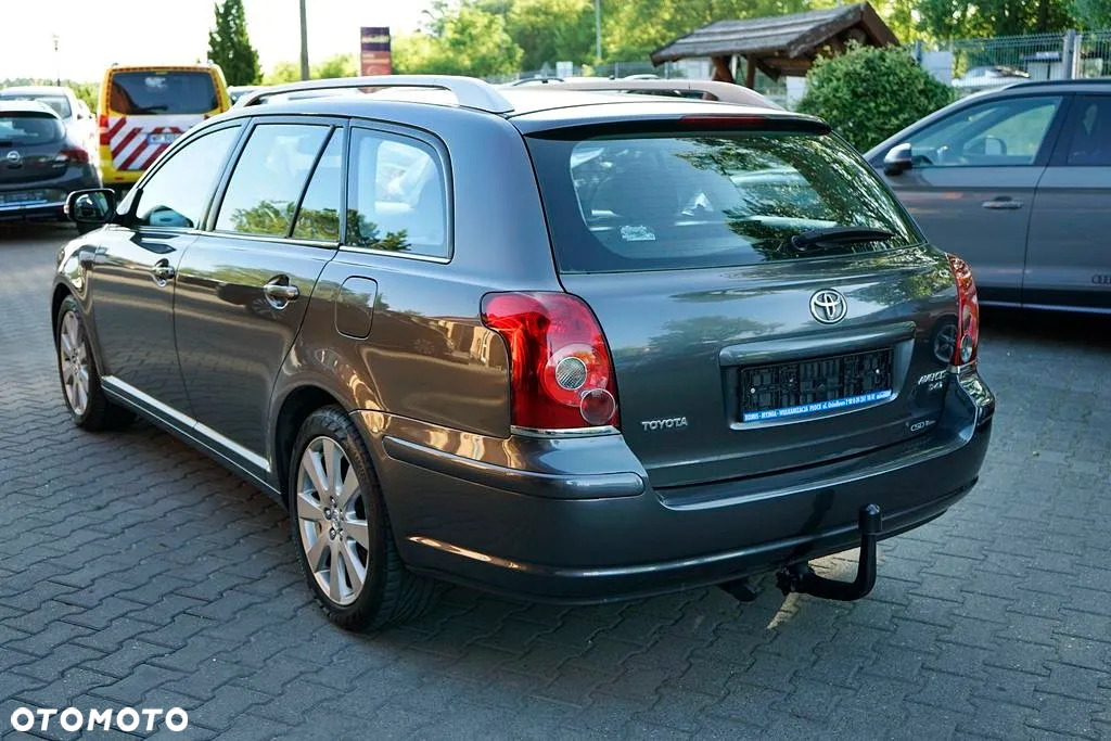 Toyota Avensis Combi 2.0 D-4D - 5