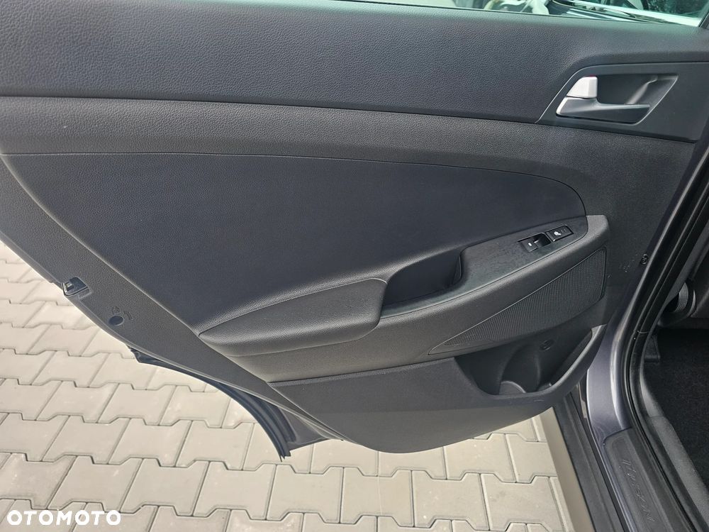 Hyundai Tucson blue 1.6 GDi 2WD Navi - 17