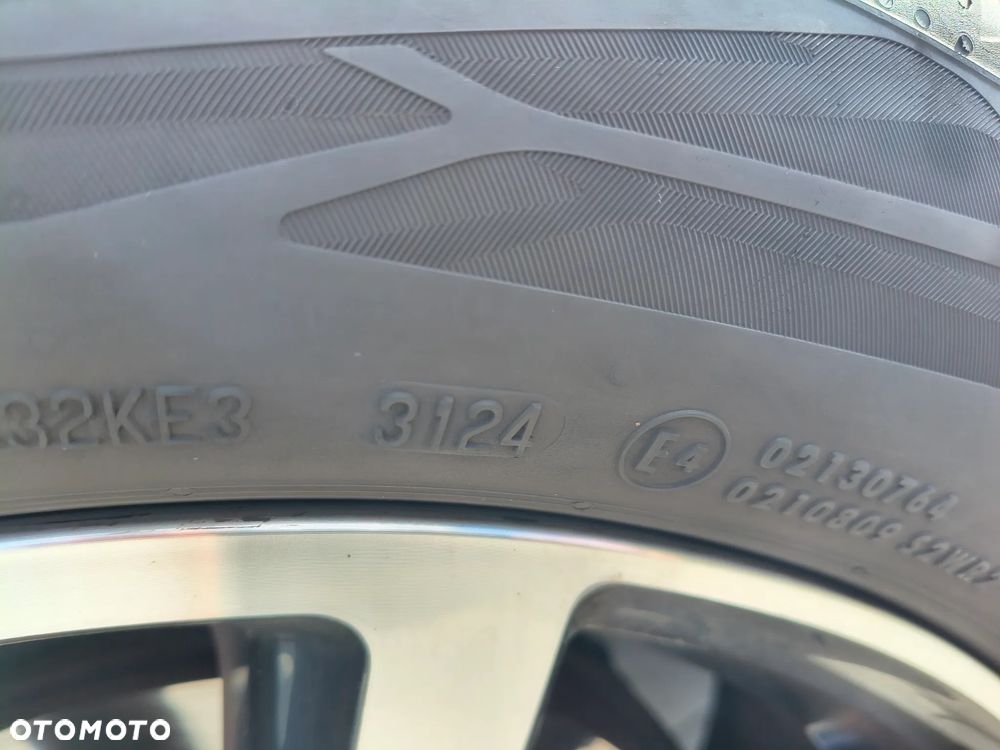 Ford Kuga - 28