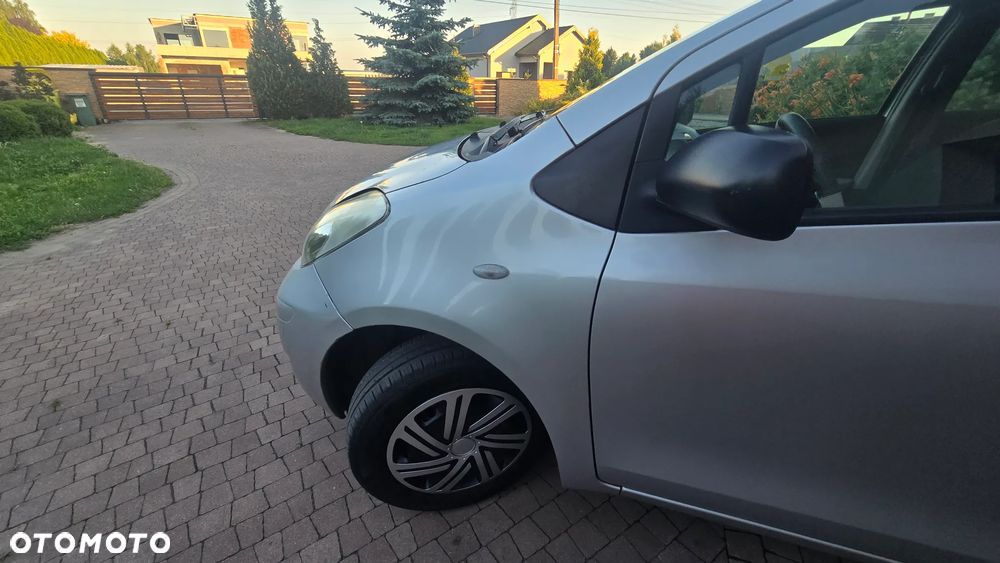 Toyota Yaris 1.0 Luna Start - 26