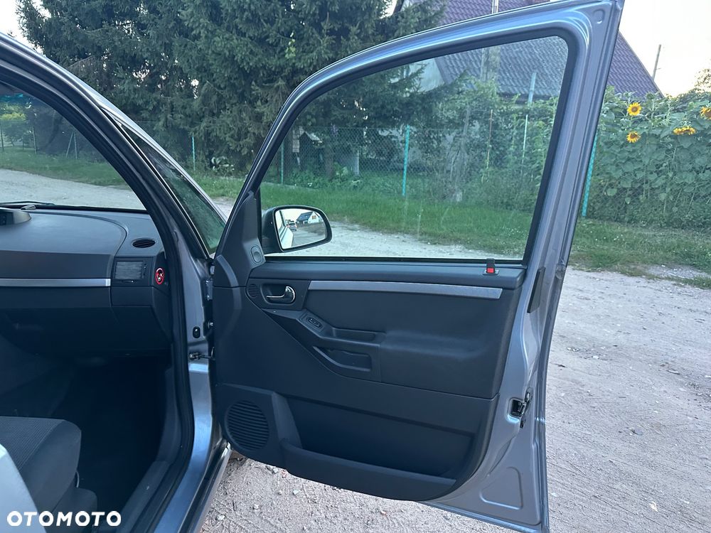 Opel Meriva 1.6 16V (Essentia) - 14