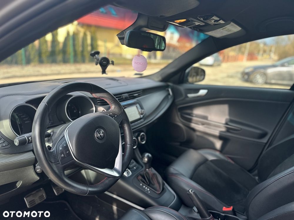 Alfa Romeo Giulietta 1750 TBi Veloce TCT - 10