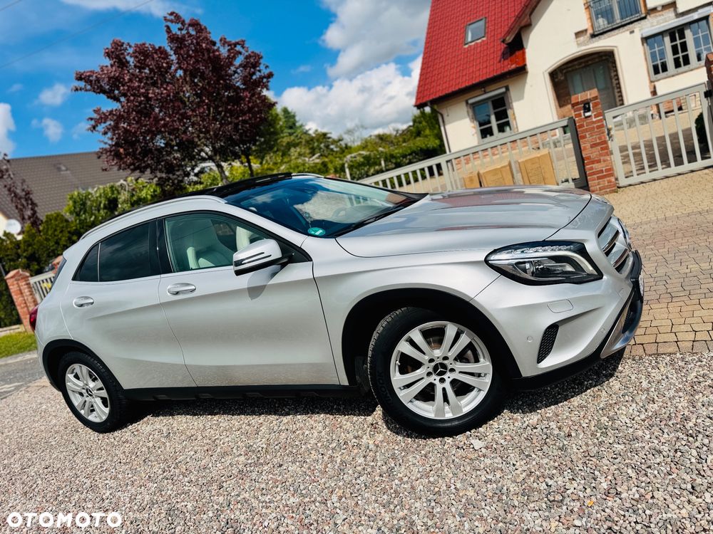 Mercedes-Benz GLA 200 7G-DCT Style - 25