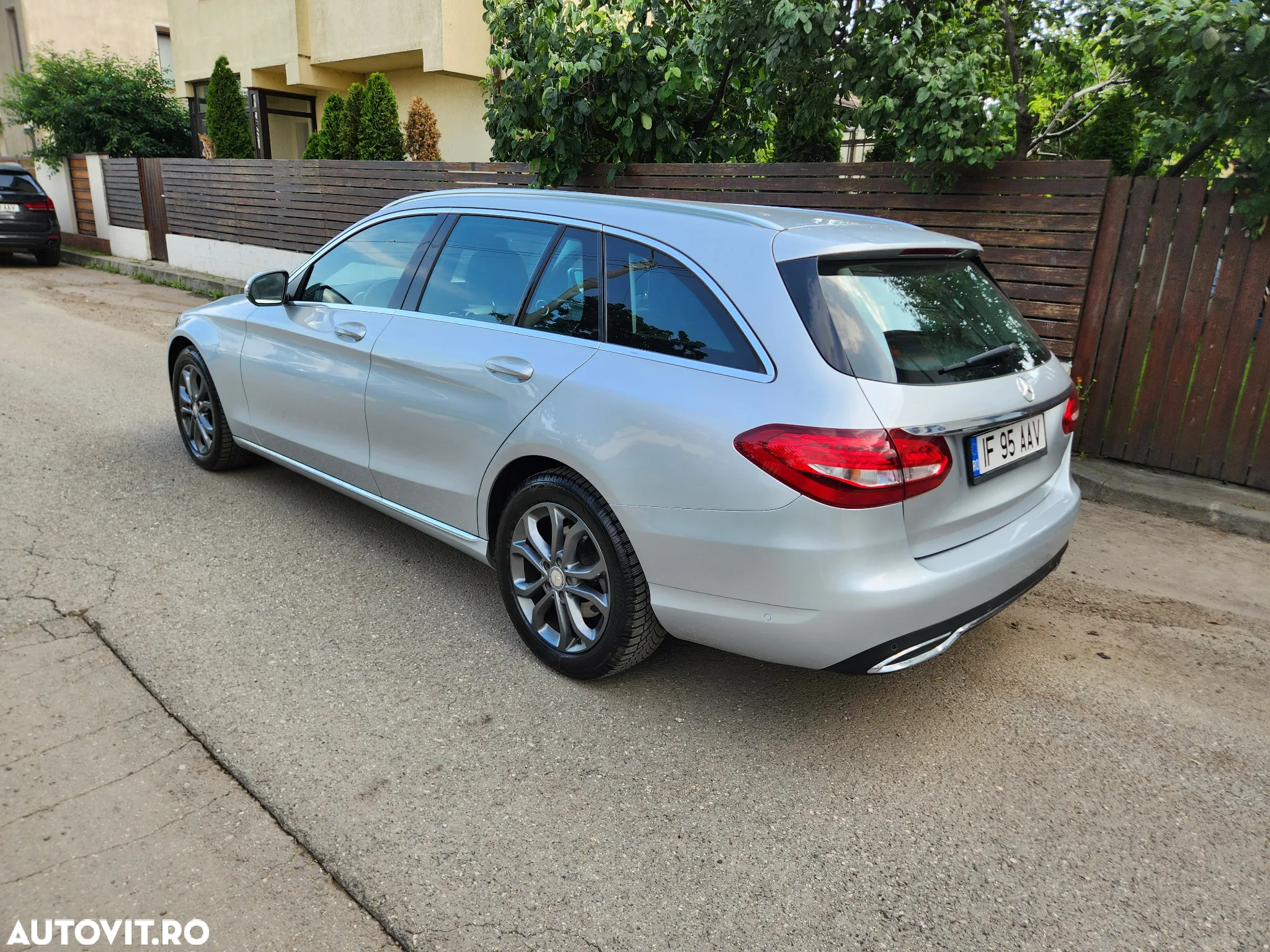 Mercedes-Benz C 220 (BlueTEC) d T 7G-TRONIC Avantgarde - 4