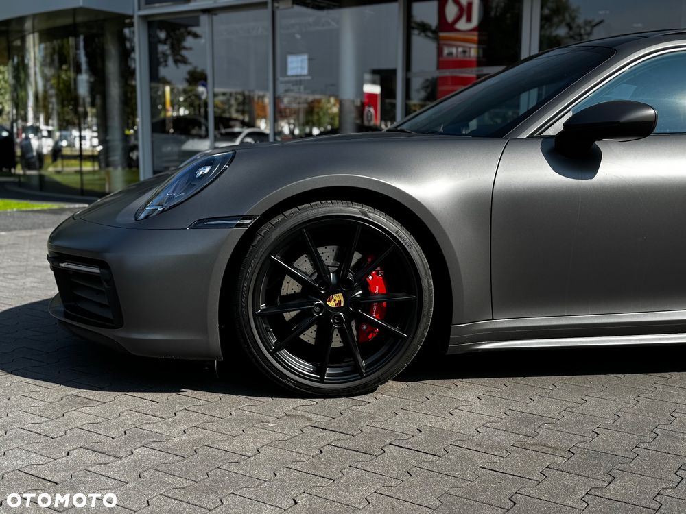 Porsche 911 Carrera 4S - 18