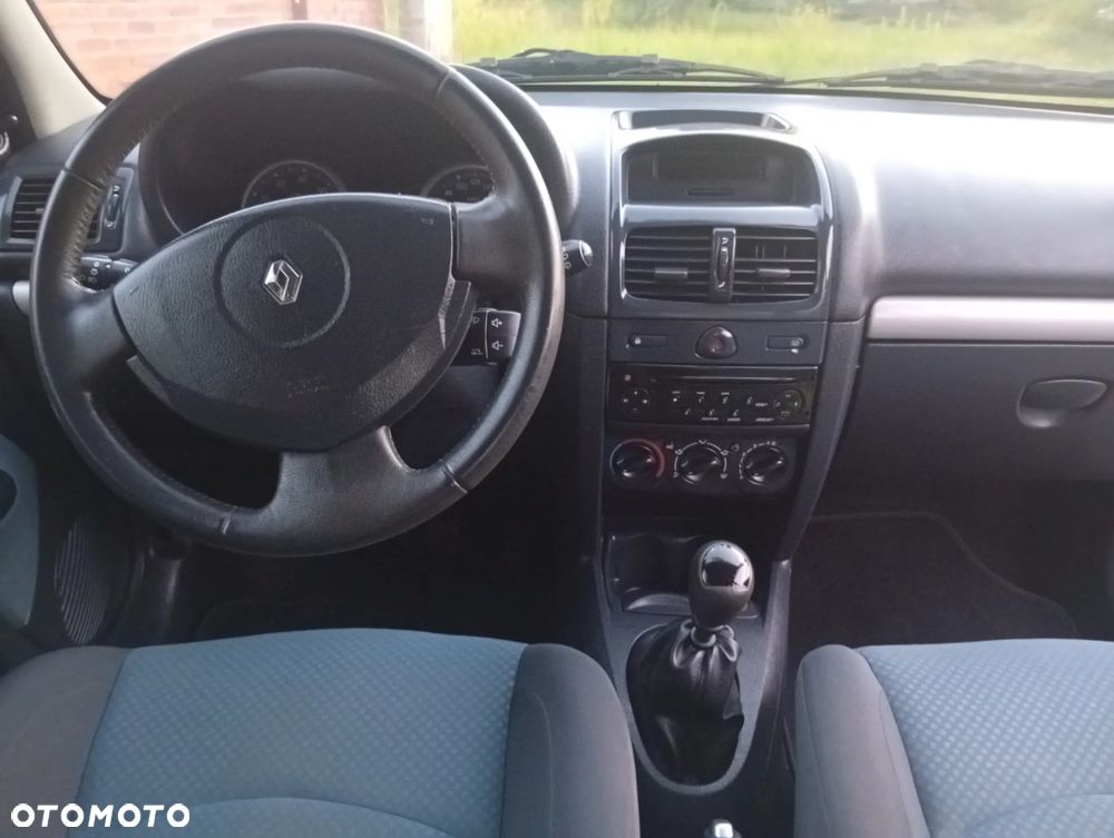 Renault Clio - 11