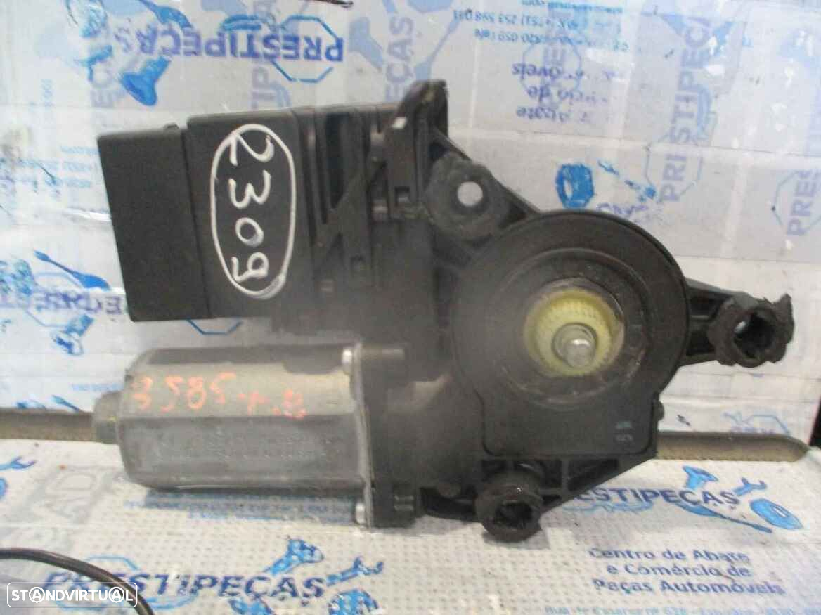 Motor Elevador Vidro 0130821431  993424100 VW GOLF 5 1K 2005 1.9TDI 105CV 5P BEGE TE - 2