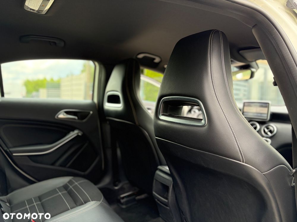 Mercedes-Benz Klasa A 180 BlueEfficiency Edition - 25