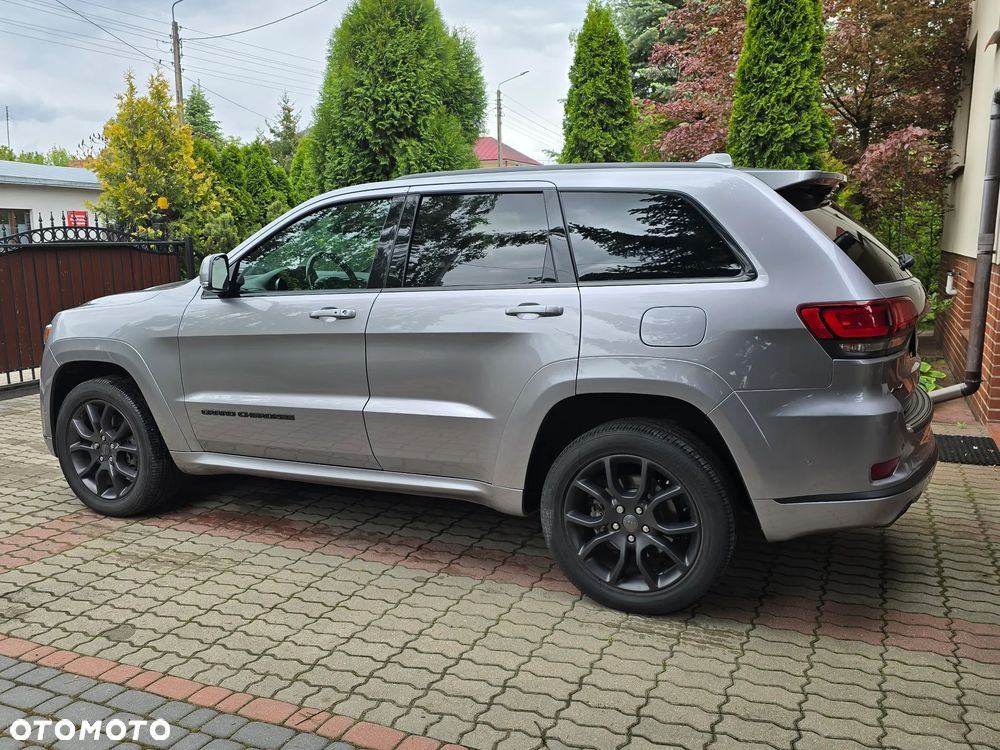 Jeep Grand Cherokee - 1