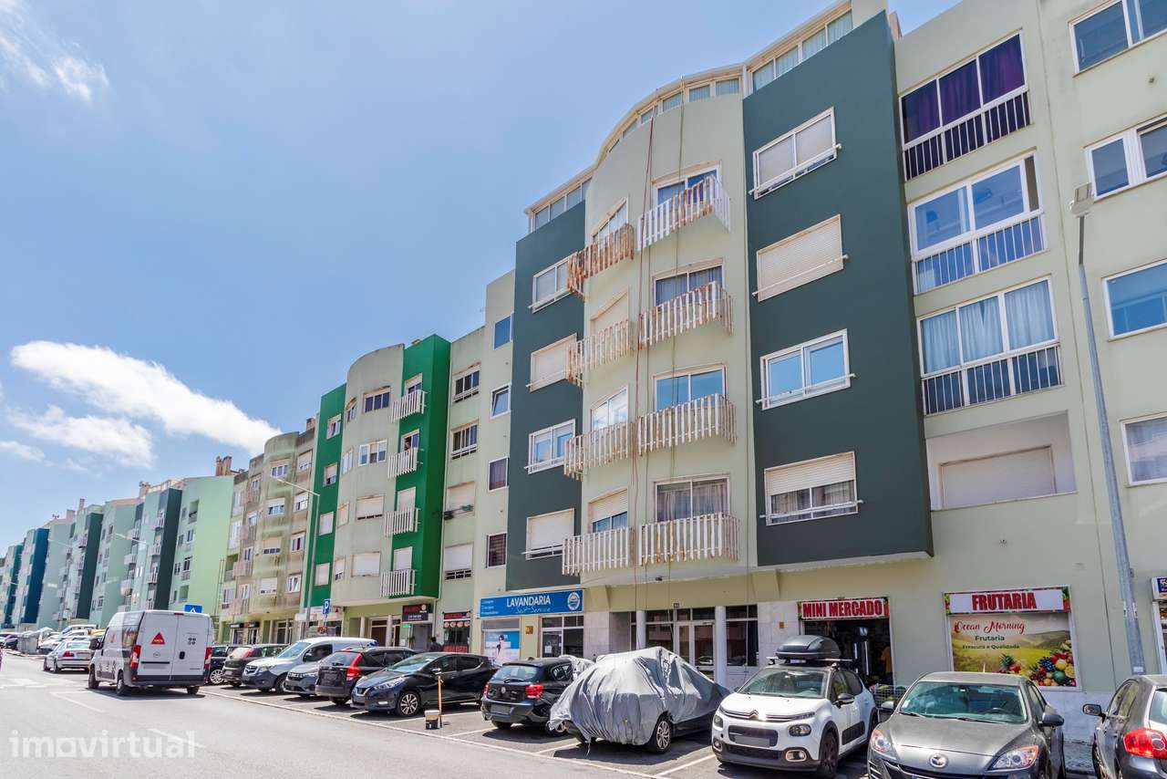 Apartamento T2 c/ Varanda e 2 Marquises na Rua Marquês de Pombal, Cacé - Grande imagem: 2/44