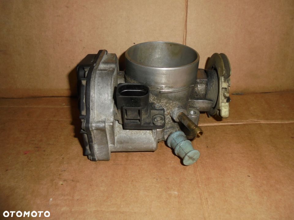 PRZEPUSTNICA AUDI A6 2.4 VW PASSAT B5 078133063AM - 1