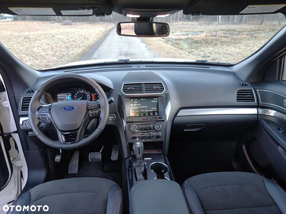 Ford Explorer - 10