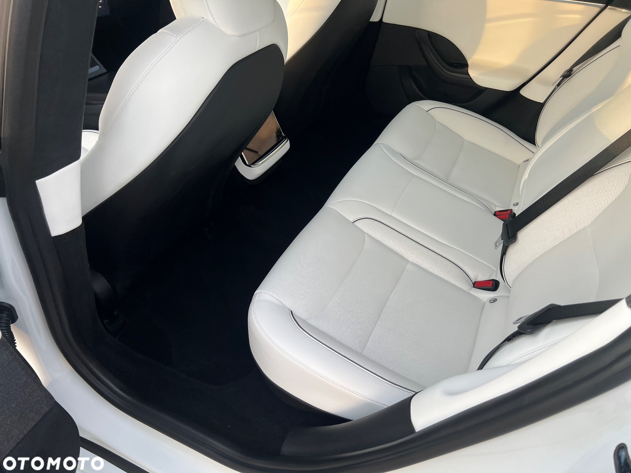 Tesla Model S - 18