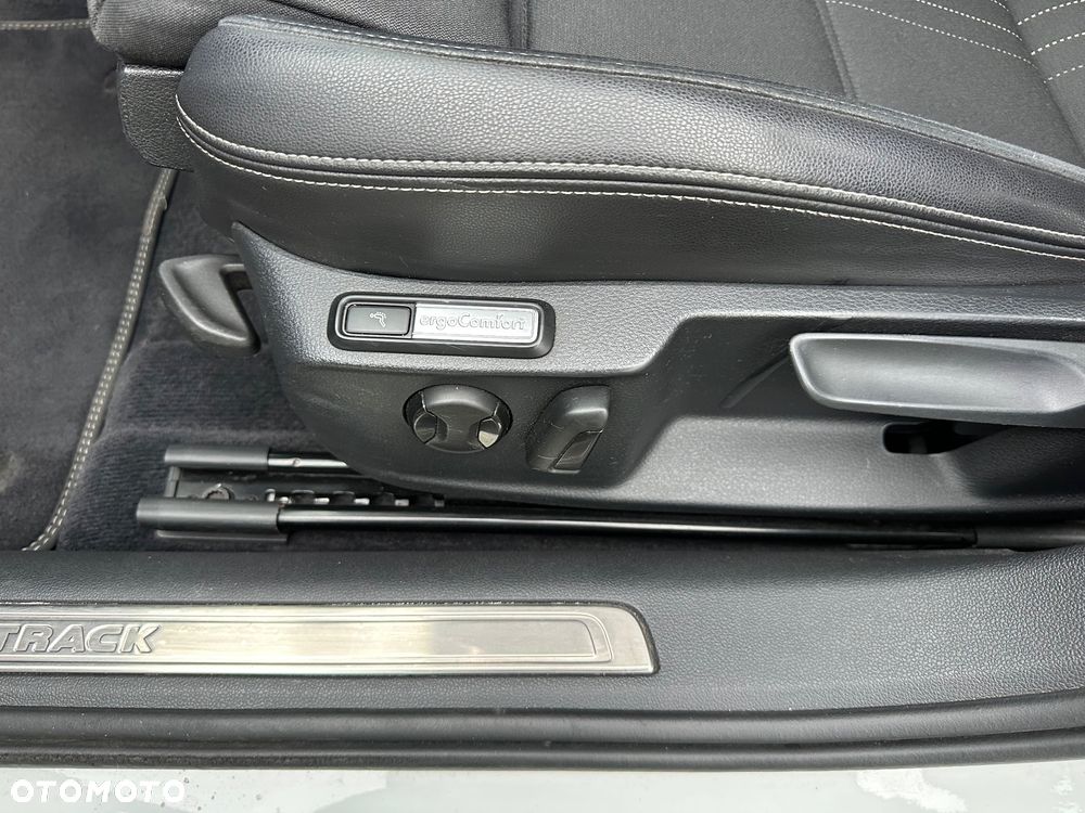 Volkswagen Passat - 22