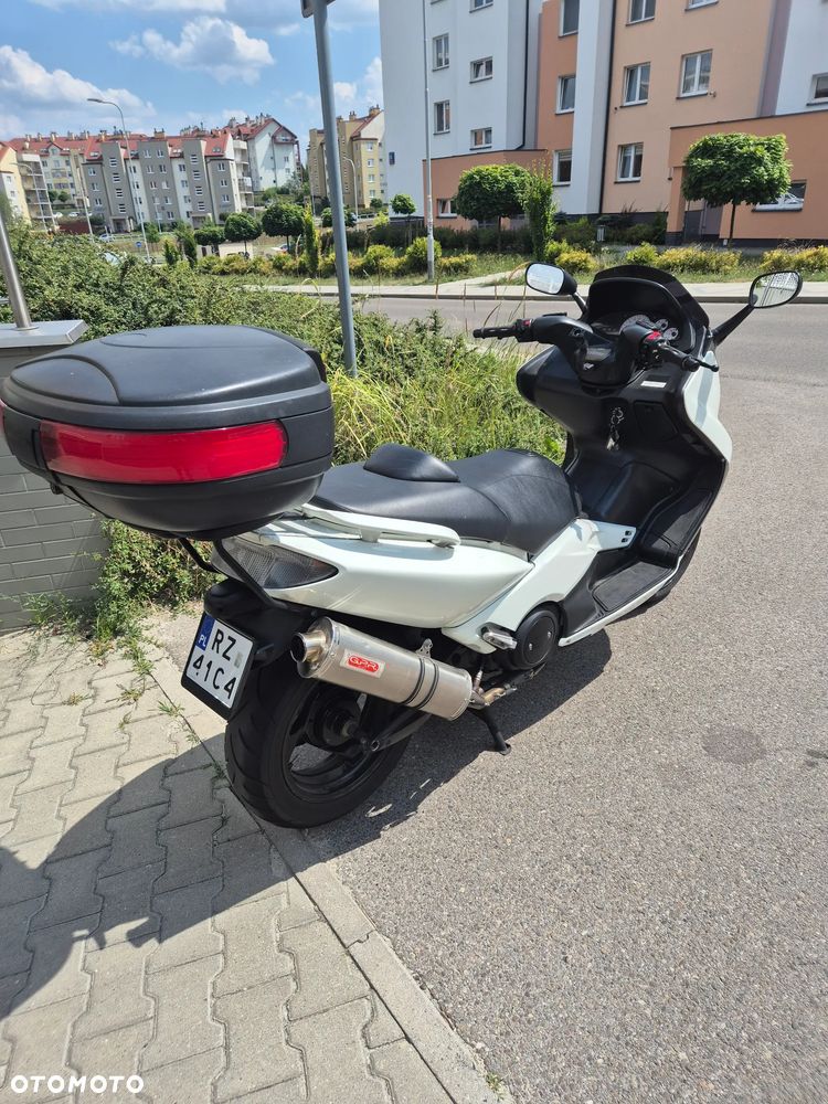 Yamaha Tmax - 4