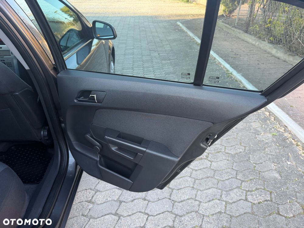 Opel Astra 1.6 Enjoy - 15