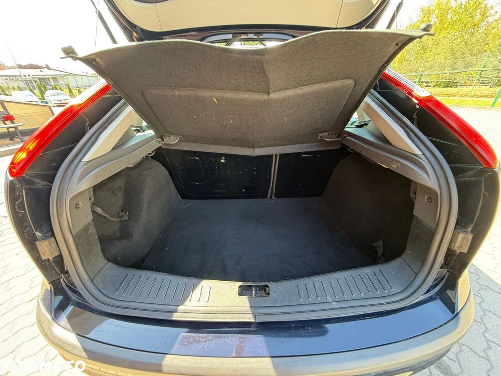 Ford Focus 1.4 Ambiente - 27