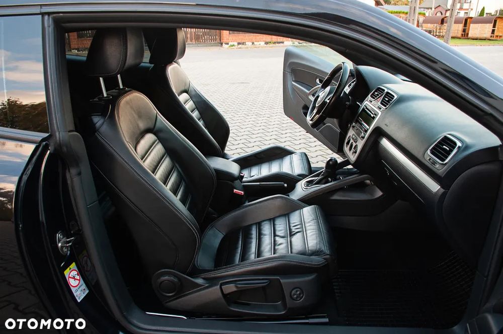 Volkswagen Scirocco 1.4 TSI DSG Match - 24