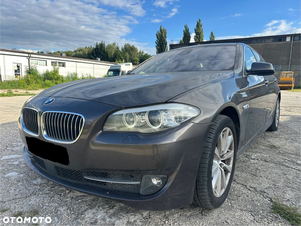 BMW Seria 5 528i - 1