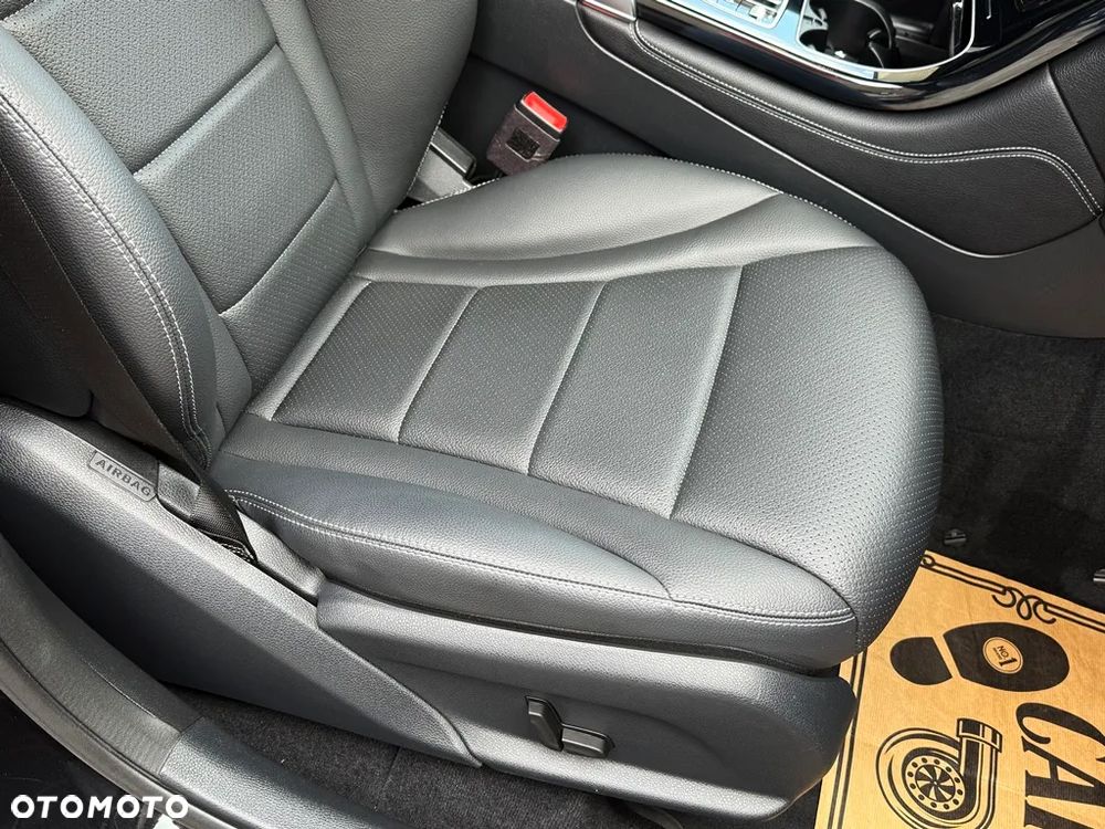 Mercedes-Benz GLC 200 4Matic 9G-TRONIC - 32