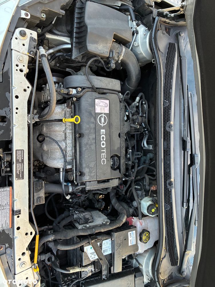 Opel Astra 1.6 Design Edition - 13