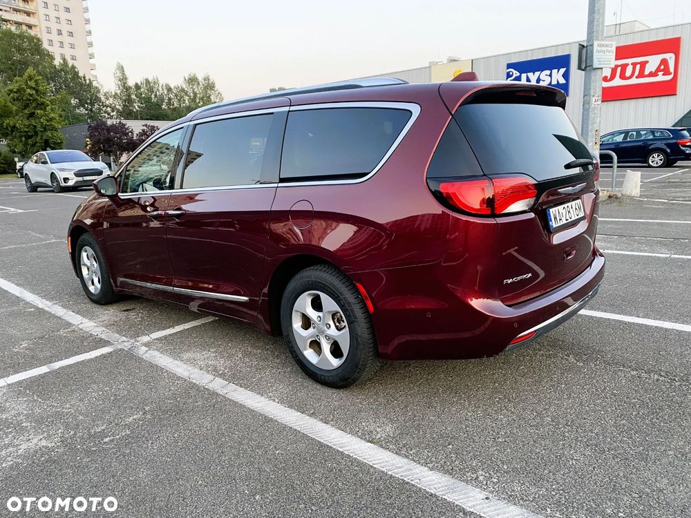 Chrysler Pacifica - 3