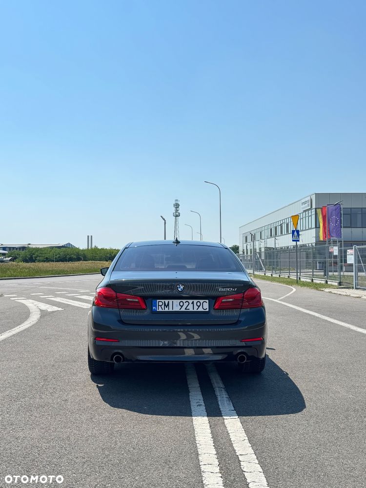 BMW Seria 5 520d - 5