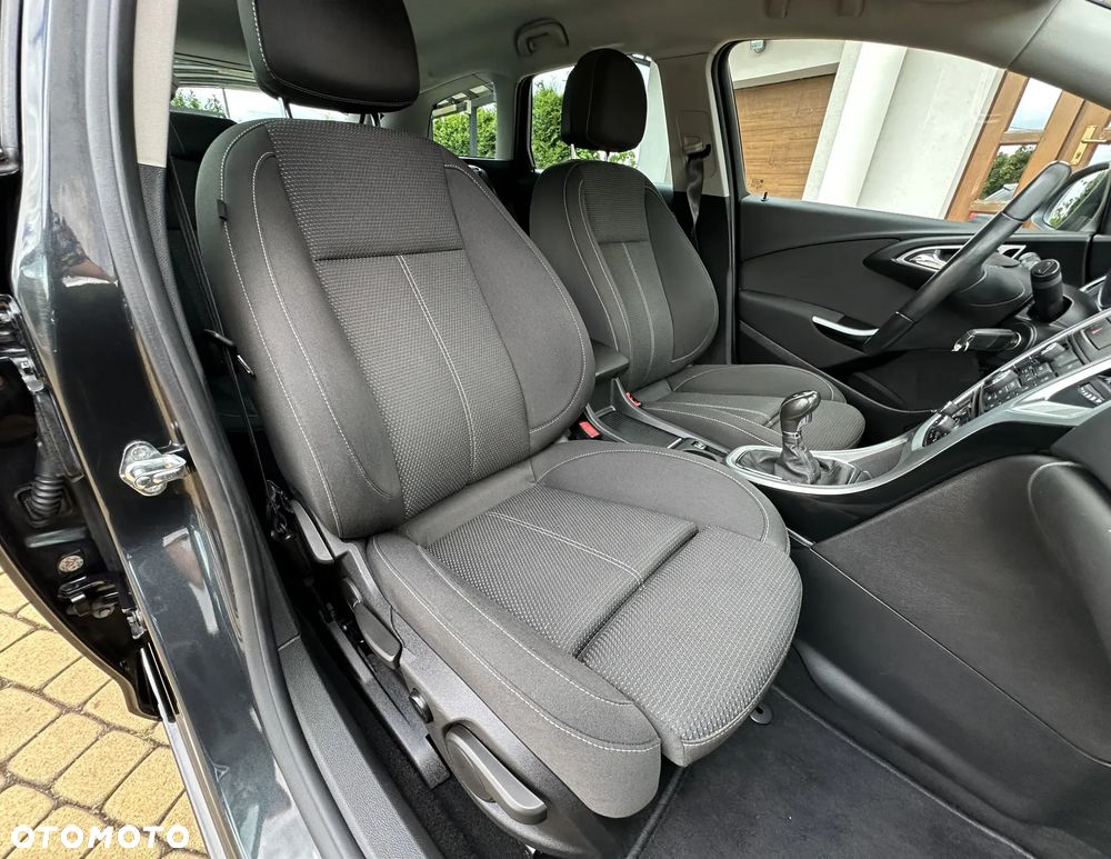 Opel Astra IV 1.6 T SIDI Cosmo S&S - 23