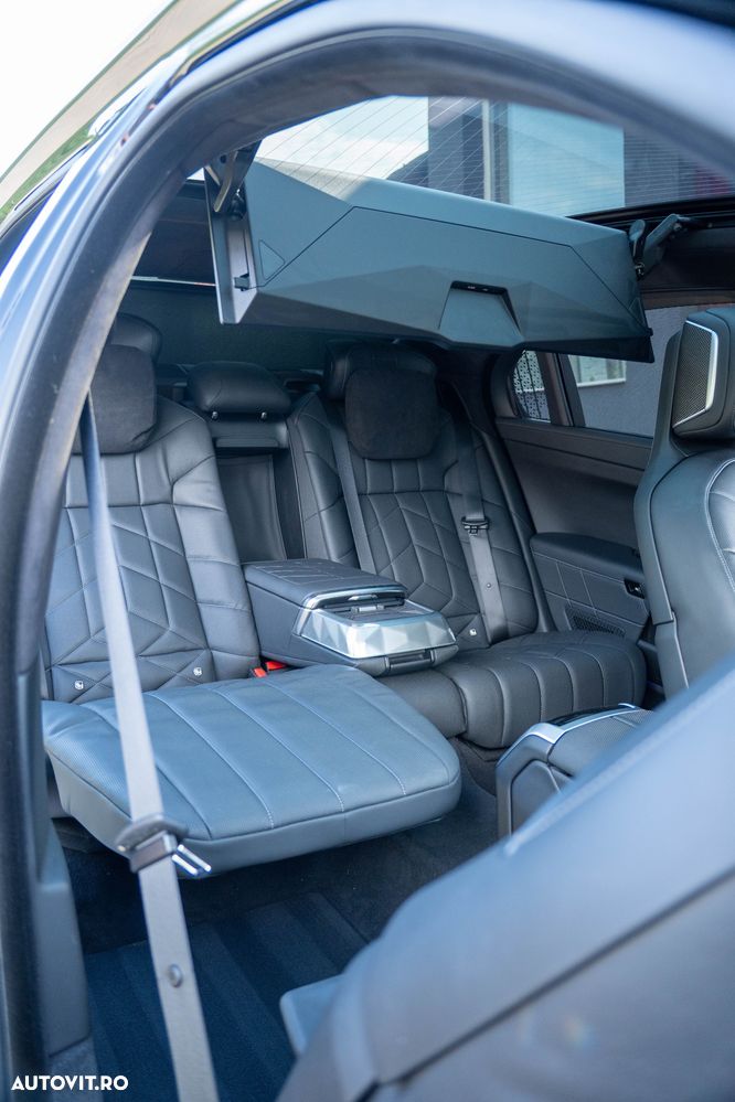 BMW Seria 7 - 10