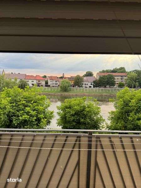Vanzare apartament 3 camere Lugoj — fotografia 1