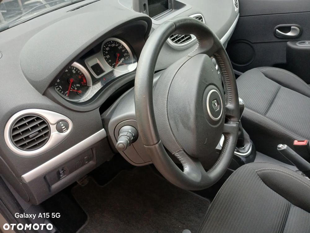 Renault Clio TCe 100 TomTom Edition - 24