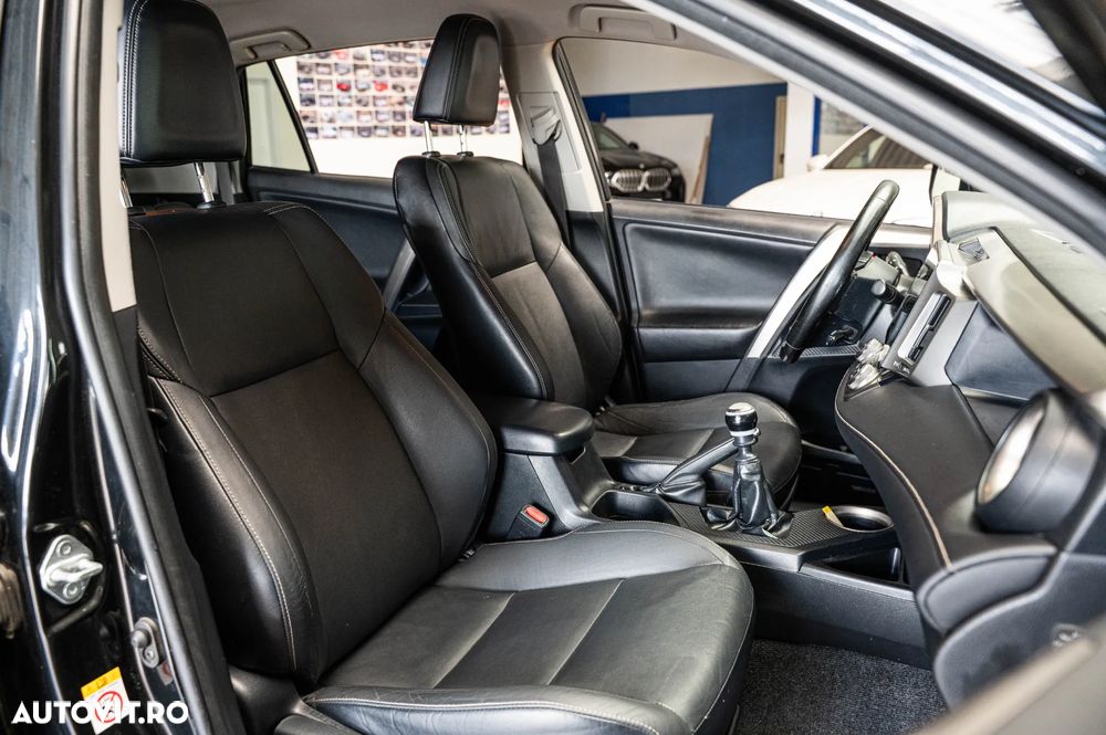 Toyota RAV4 2.2 D-4D 4x4 - 8