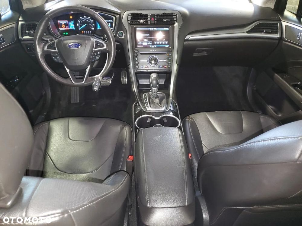 Ford Fusion 2.0 EcoBoost Titanium - 9