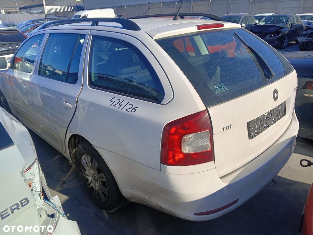 Zderzak Tył (Lampy, Błotniki, Klapa, Zderzaki, Drzwi, Maska) Skoda Octavia 1.6 Diesel 104 Km 2012r - 2